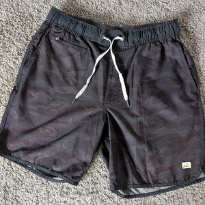 Vuori Banks Short - 7" - Size Medium - No Liner - Black/Navy Camo